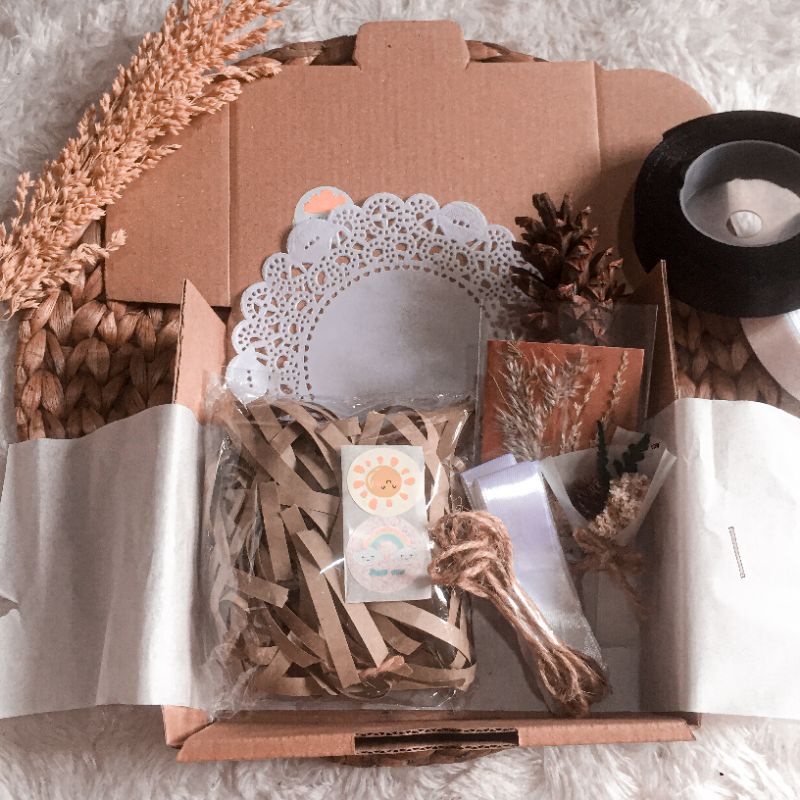 Box Packing Hampers