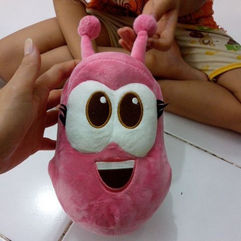 boneka larva ori