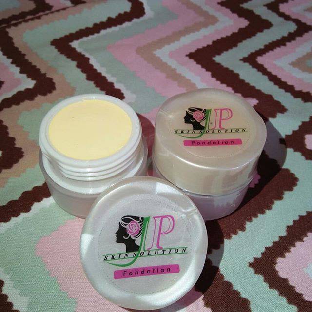 Foundation tabir surya
