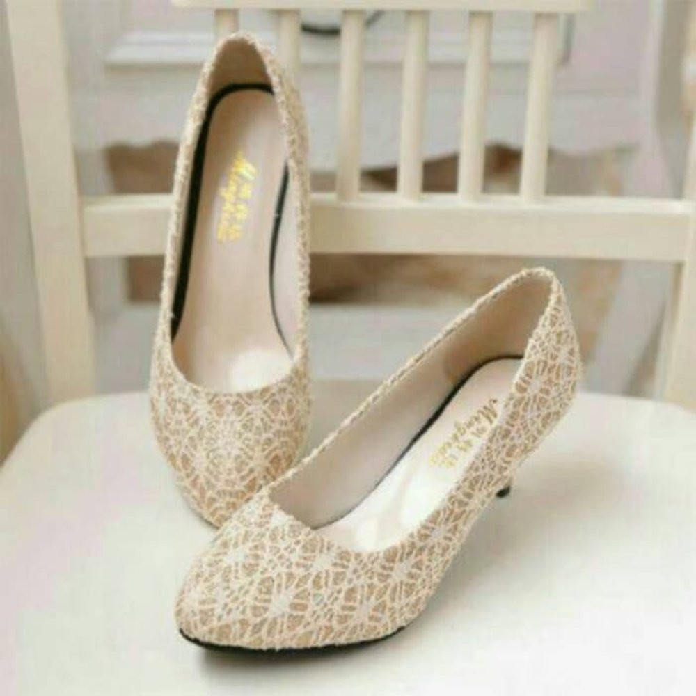 SEPATU WANITA