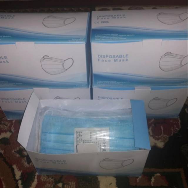 Disposable face mask