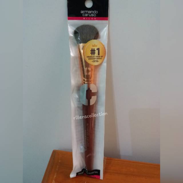 Armando Caruso Fluff Brush