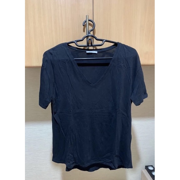 navy tshirt