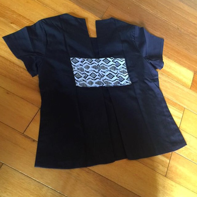 BLACK BATIK PATCH BACKLESS TOP