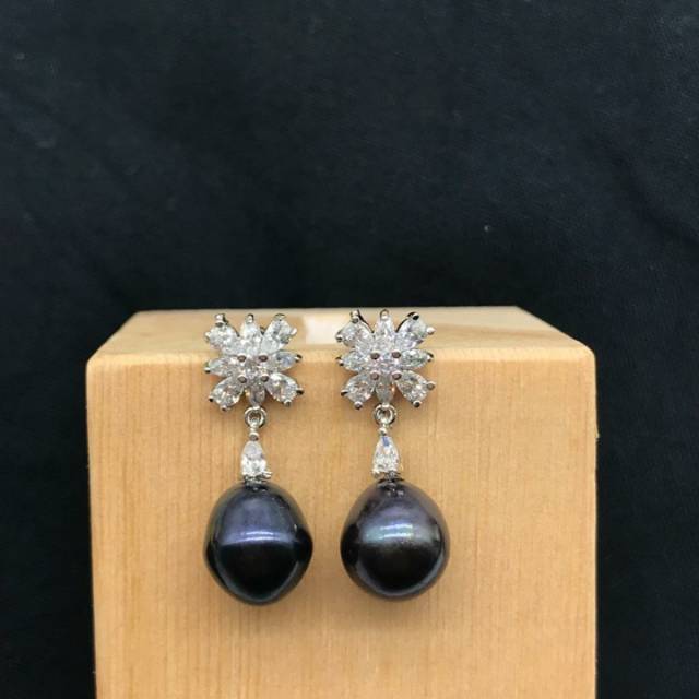Anting Bunga