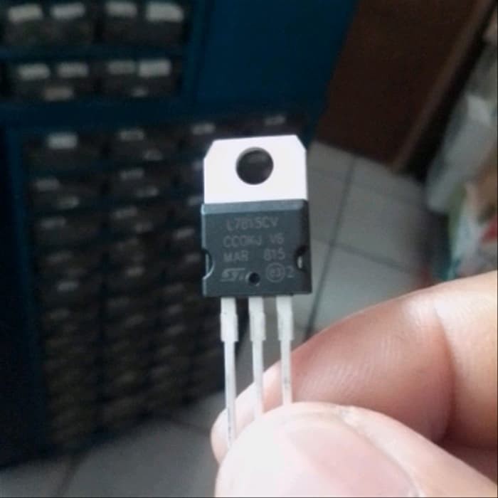 IC L 7815 L7815