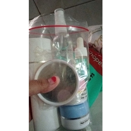 serum anti jerawat