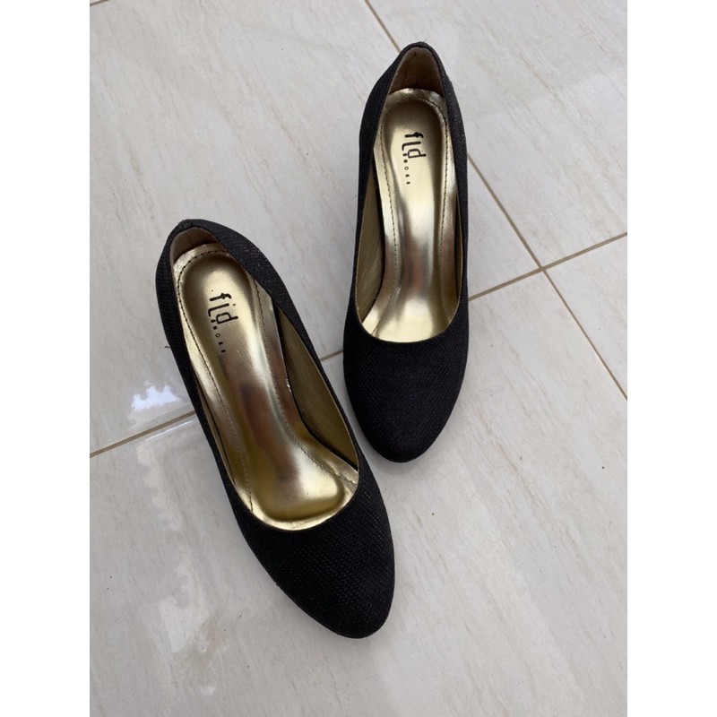 Sepatu Hitam fladeo