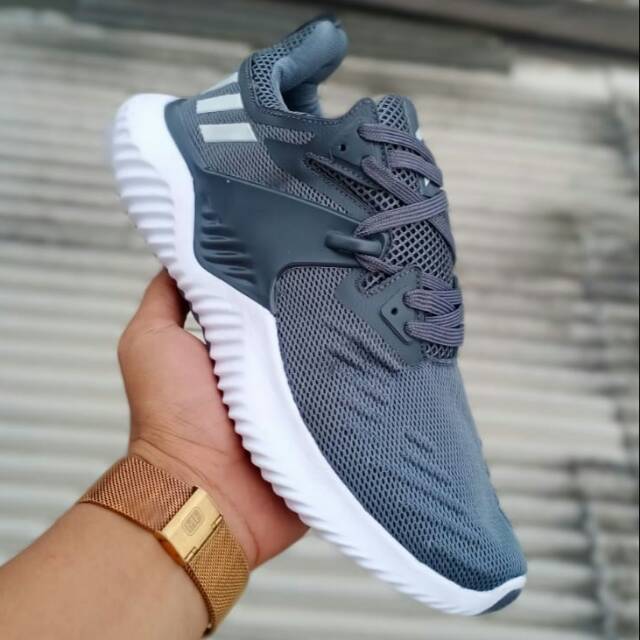Sepatu Adidas