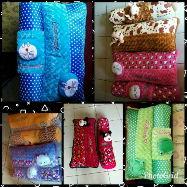 Bantal cinta set karakter