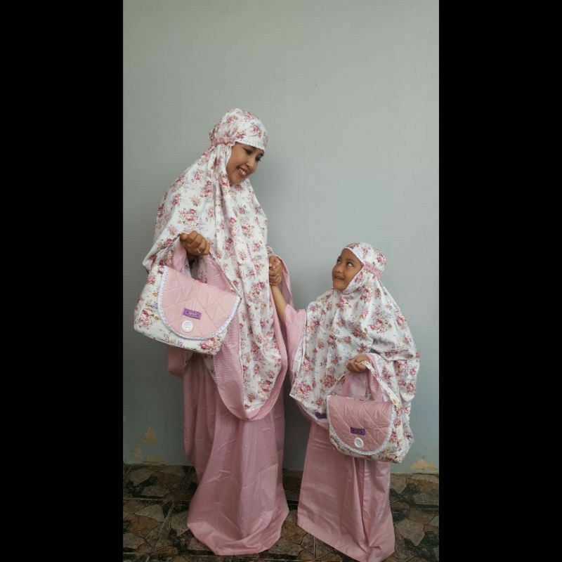 Mukena Katun Jepang