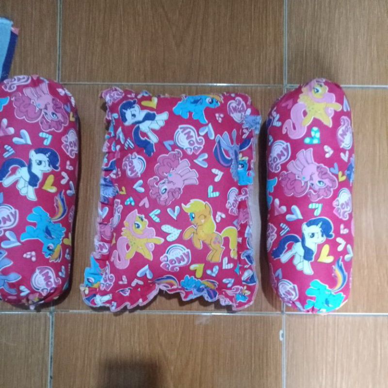 bantal bayi