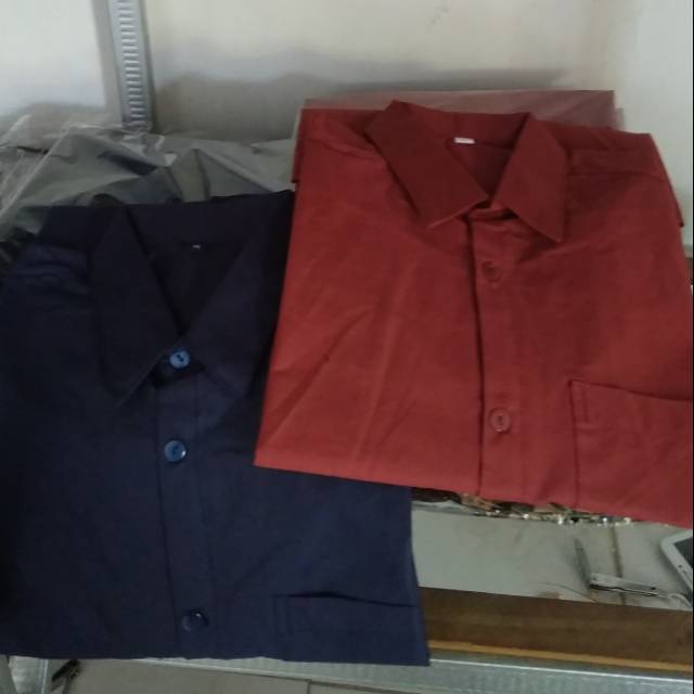 Kemeja lengan pendek polos