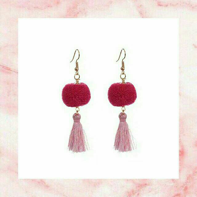 Anting Pom Pom Pink