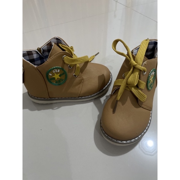 sepatu booth size 26 baru tapi minus
