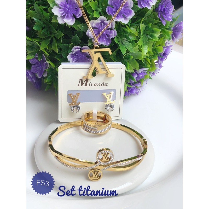 paket perhiasan titanium 231020