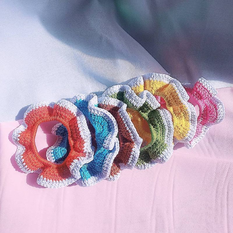 MILKY SCRUNCHIE RAJUT