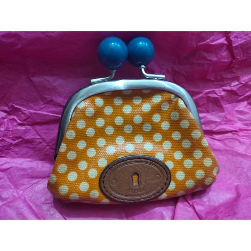 dompet fossil kisslock