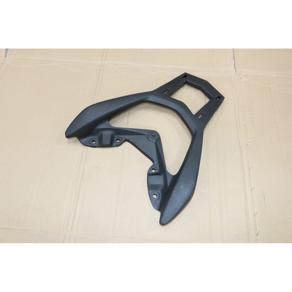 BRACKET BOX BELAKANG YAMAHA NMAX