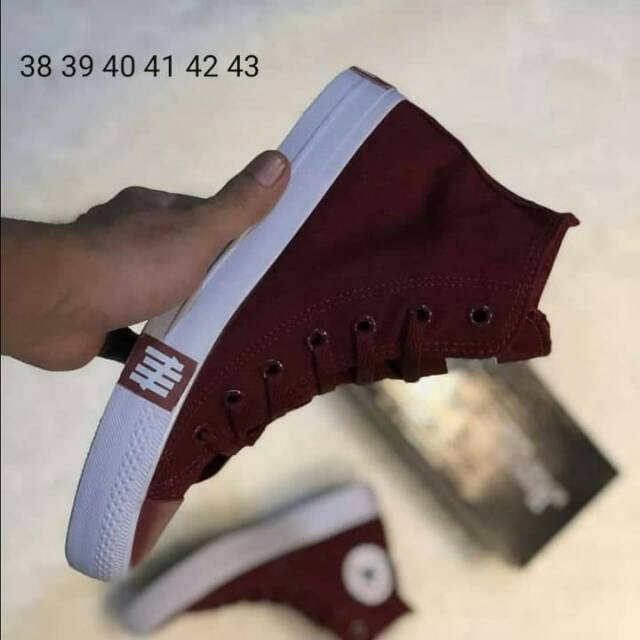 Sepatu convers