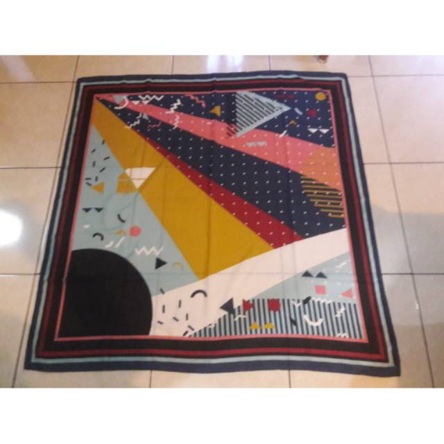Kerudung motif
