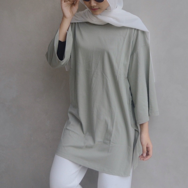 basic OVERSIZED T-SHIRT SAGE GREEN