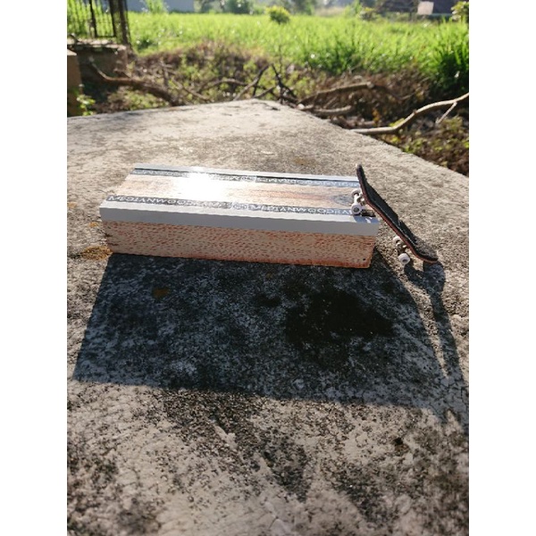box fingerboard