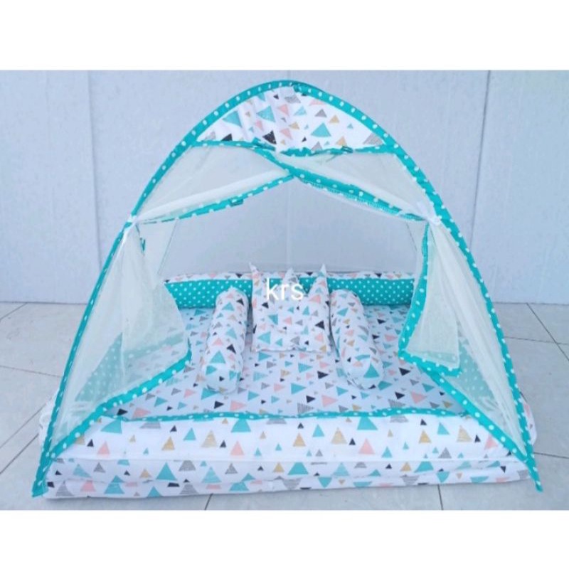 kasur bayi motip segitiga biru