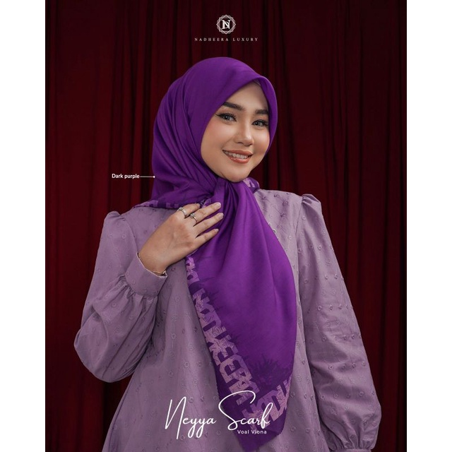 NADHEERA NEYYA SCARF