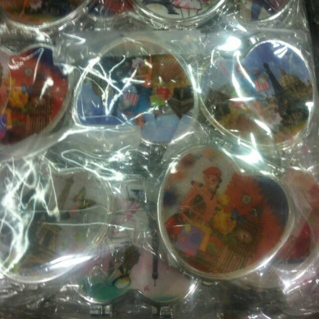 Souvenir cermin lipat