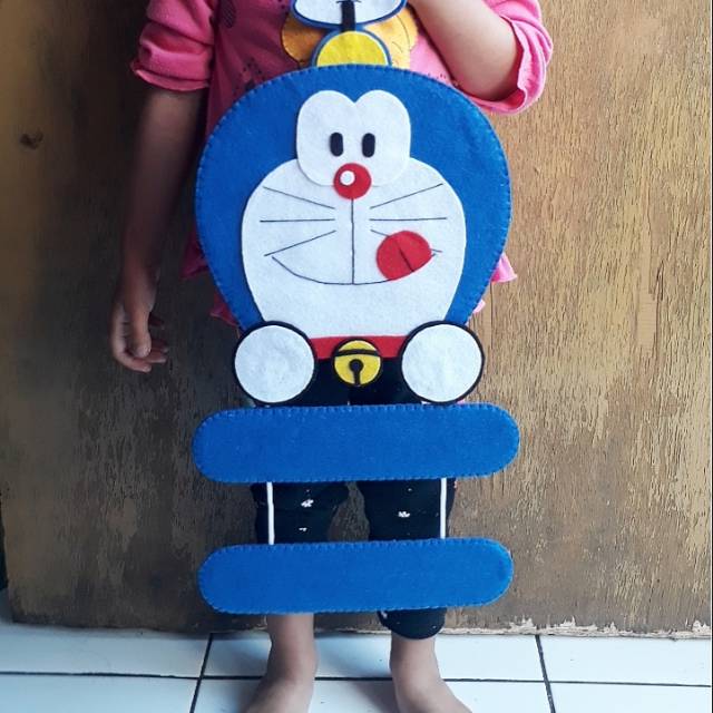 Hanging door doraemon
