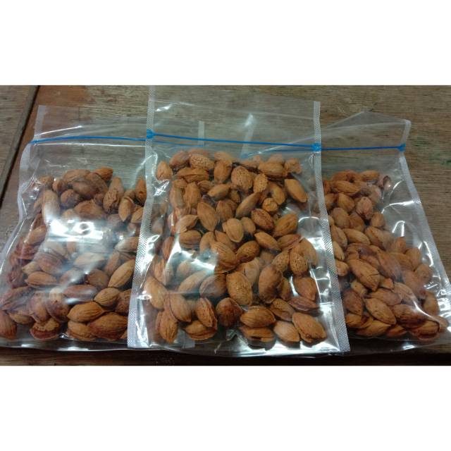 Kacang almond