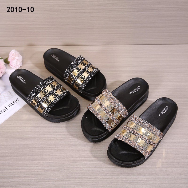 Sandal 2010-10
