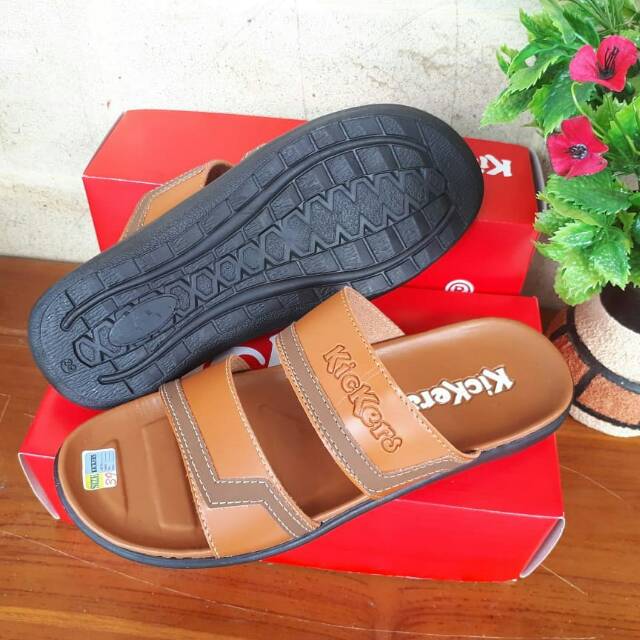 Sendal pria