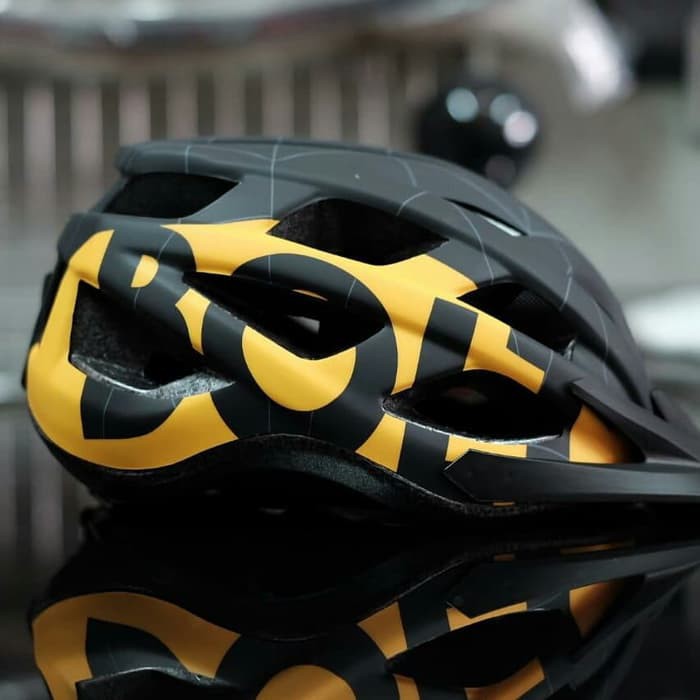 Helm Sepeda Bolt Polygon Kuning