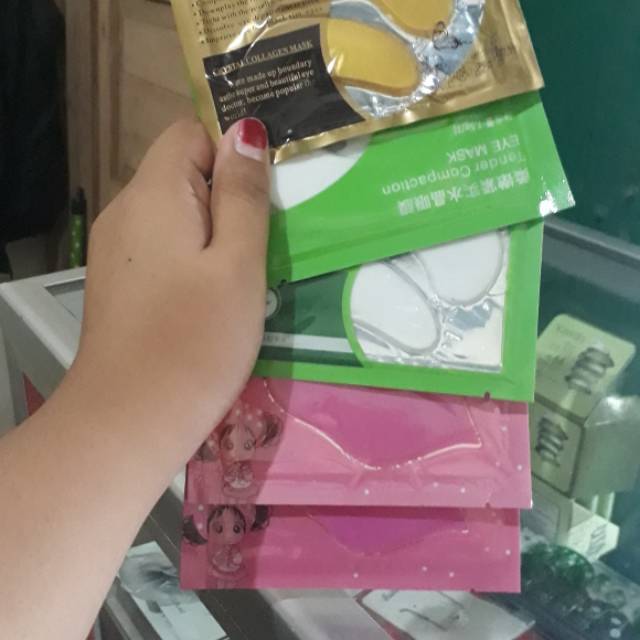 Aneka masker bibir dan mata