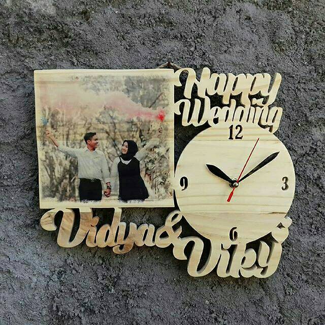 Jam custom kado ultah dan wisuda