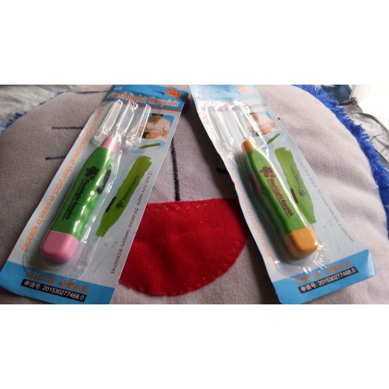 Alat pembersih telinga LED