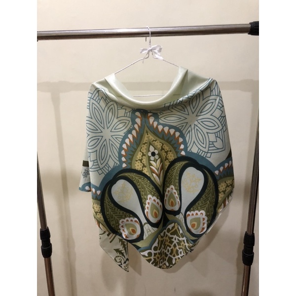 PRELOVED - Hijab Segiempat