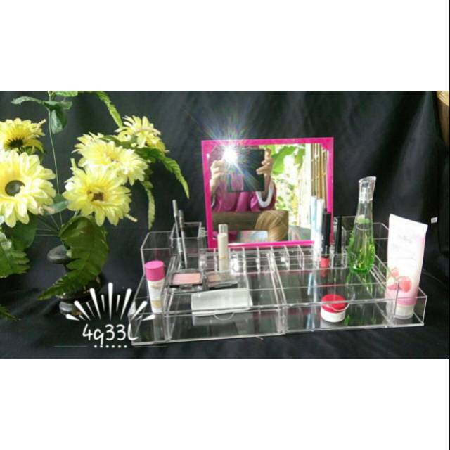 Acrylic makeup C