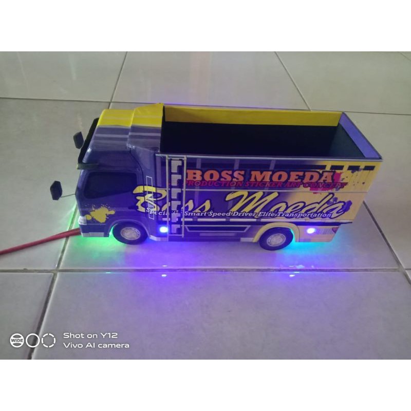 Miniatur Truk