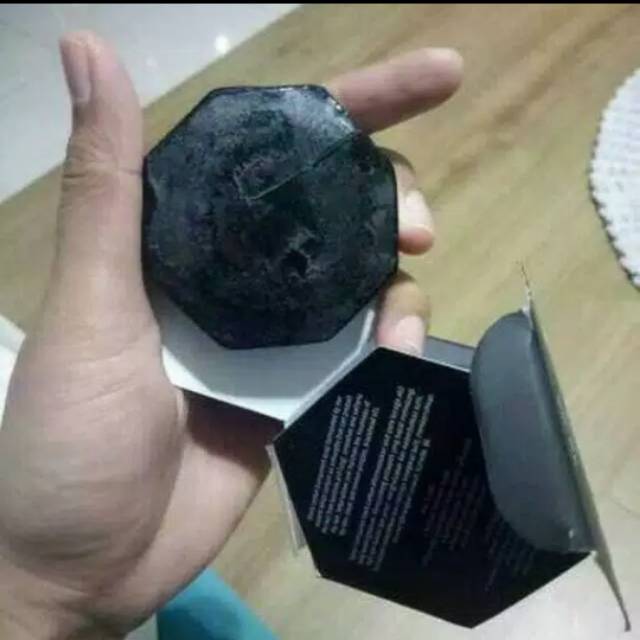Sabun black carbon'z ecer