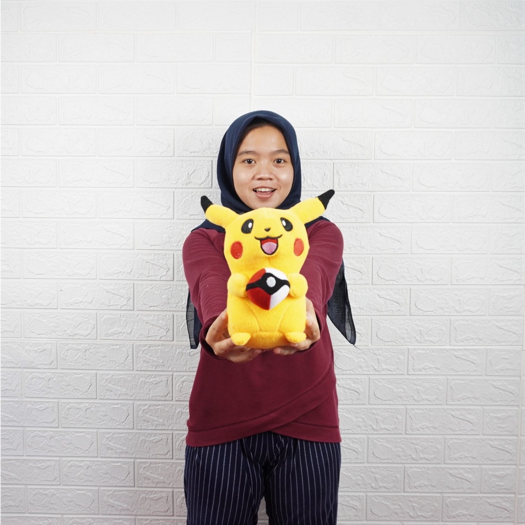 boneka karakter pokemon pikachu