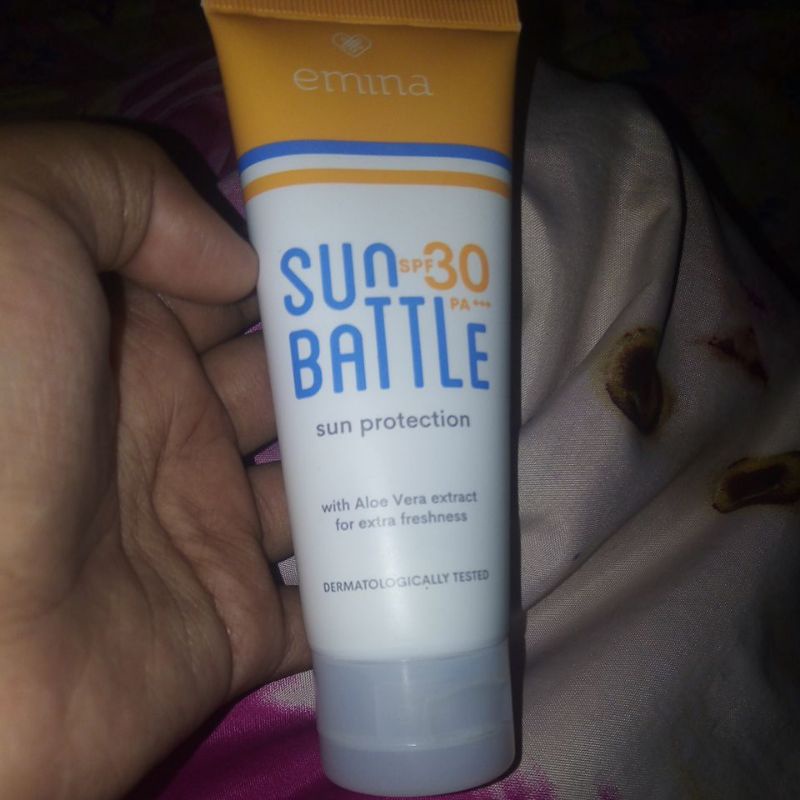 Sunscreen emina spf 30 PA+++