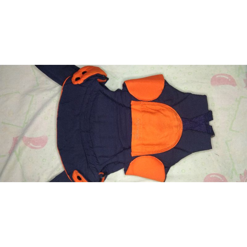 gendongan depan bayi