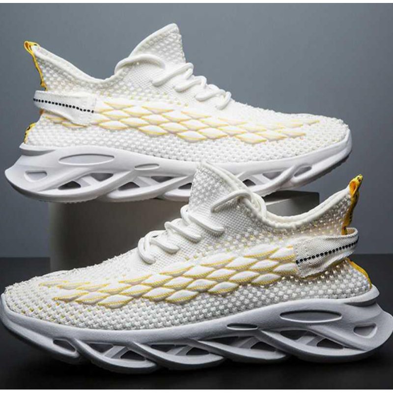Sepatu sneakers