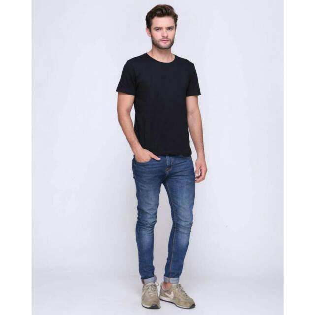 BASIC TSHIRT O NECK MAN SIZE M & L