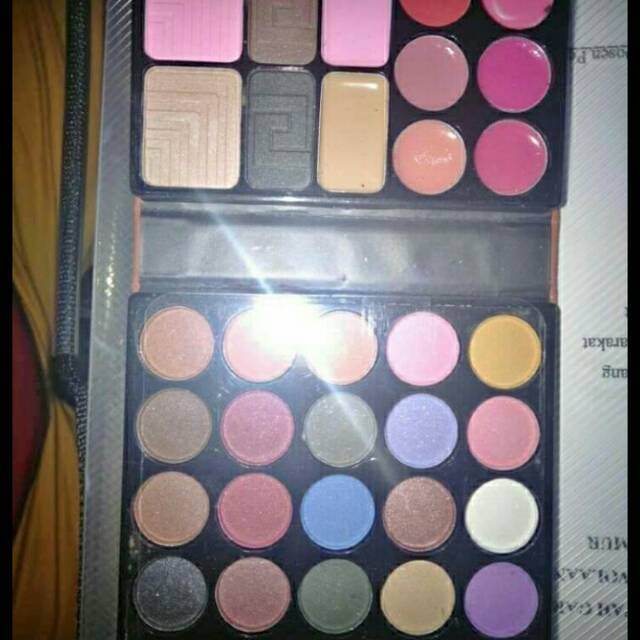 Make up palet