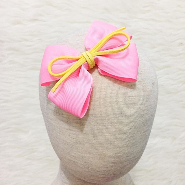 Pink yellow pony tail