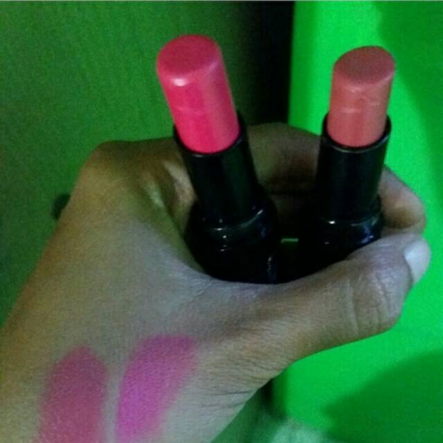 Wet n wild lipstik